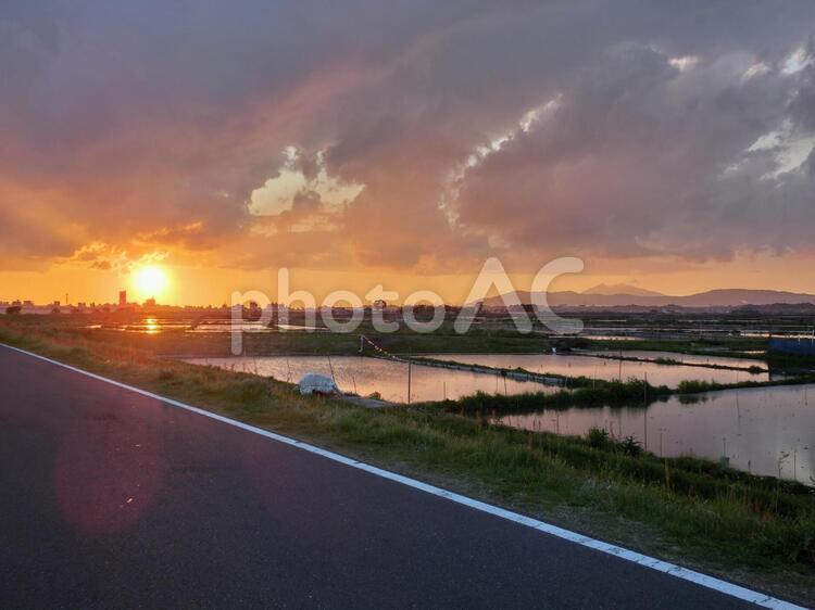 田園の夕日 田園,夕日,初夏の写真素材