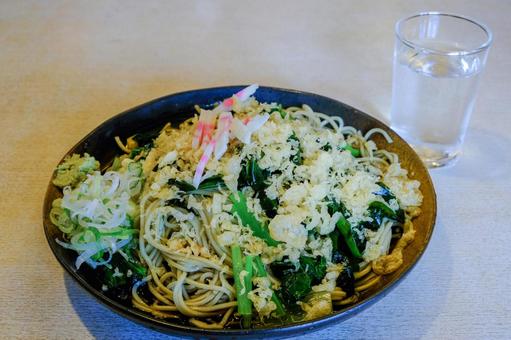 よく冷えた美味しい冷やしたぬき蕎麦 冷やしたぬき蕎麦,蕎麦,たぬきの写真素材