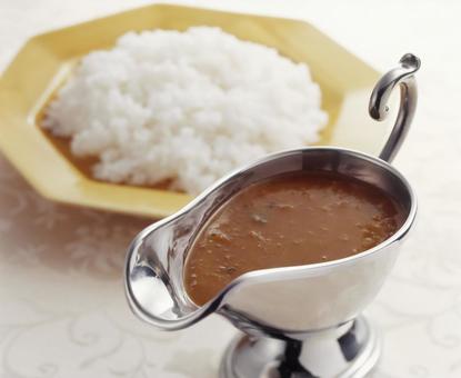 カレーポットに入ったカレールー カレーポットに入ったカレールーの写真