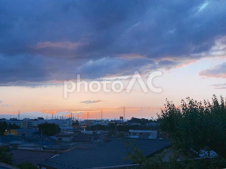 高台からの夕焼け 夕焼け,空,ゆうやけの写真素材