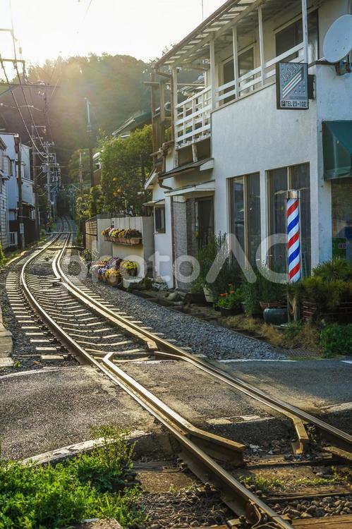 神奈川県鎌倉市の旧市街の街並み 鎌倉,街並み,古い町並みの写真素材