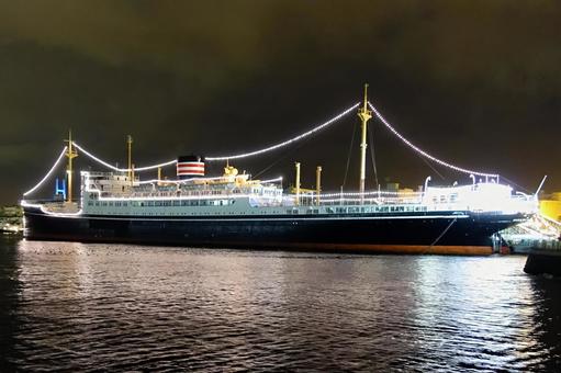 夜の氷川丸 氷川丸,山下公園,横浜の写真素材