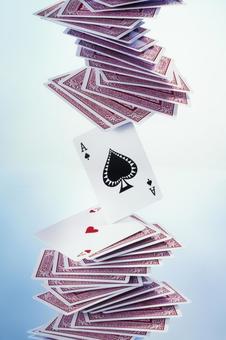 トランプ、ハートとスペードのエース1 カードゲーム,ハートのエース,スペードのエースの写真素材