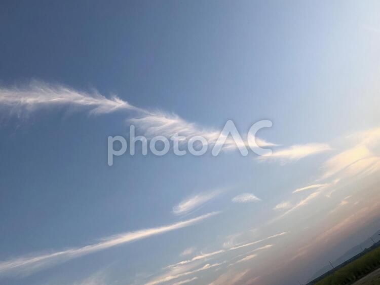 天使の羽根みたいな雲 空,風景,光の写真素材