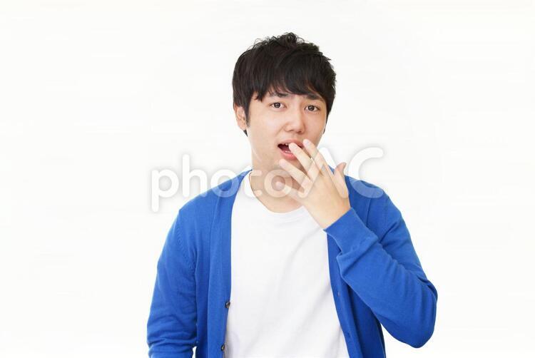 驚いた表情の男性 男性,男,驚くの写真素材