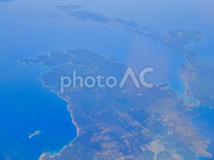 地中海と島の機窓 機窓,絶景,海の写真素材