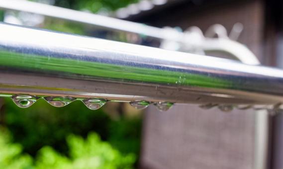 Clothesline pole with raindrops (close-up), rainy season, raindrops, clothesline, JPG