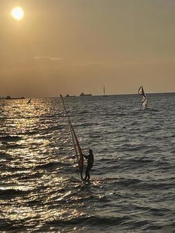 海のきらめき 海,夕方,波の写真素材