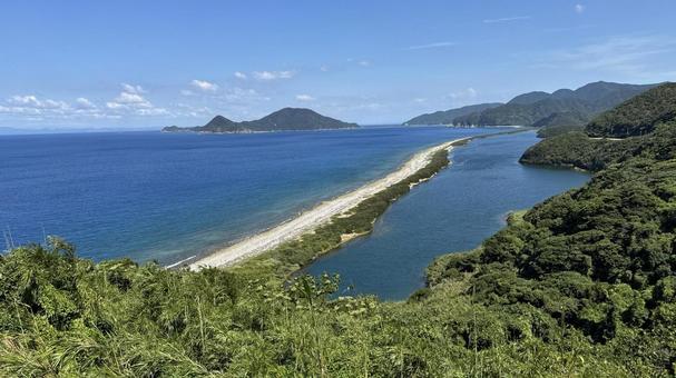 田之尻展望所から見た海と砂州となまこ池 砂州,トンボロ,陸繋島の写真素材
