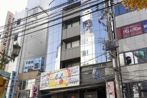 高層ビルが立ち並ぶ日本橋 高層ビルが立ち並ぶ日本橋 オタロード,日本橋,なんばの写真素材