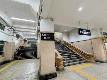 レトロなJR兵庫駅の階段 レトロなJR兵庫駅の階段 jr,神戸線,兵庫駅の写真素材