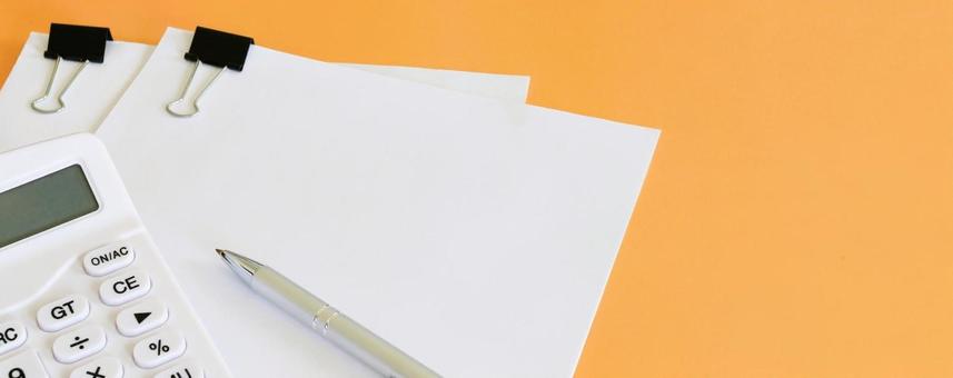 ビジネス デスクワーク 白紙の用紙 横長 ビジネス デスクワーク 白紙の用紙 横長 ビジネスイメージ,デスクワーク,オフィスワークの写真素材