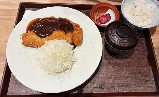味噌カツ丼定食 味噌カツ丼定食の写真