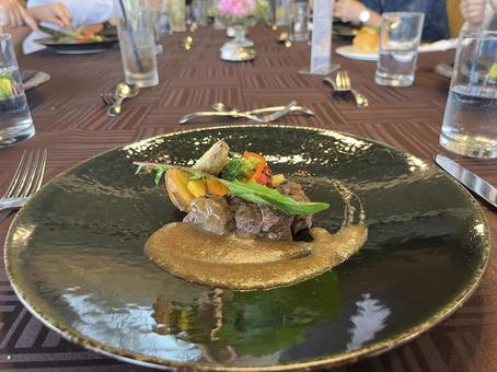 イタリア料理 メイン 肉 イタリア料理 メイン 肉 メイン料理,肉,ソースの写真素材