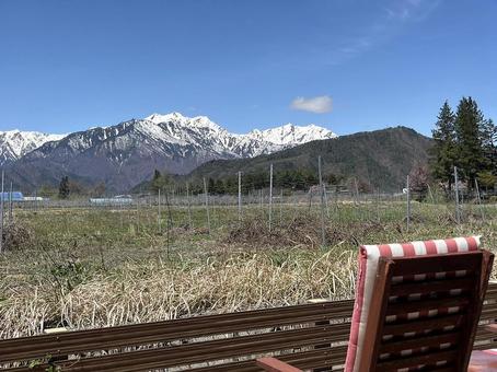 【北アルプス】大町テラス・デッキチェアー 自然,癒し,景色の写真素材