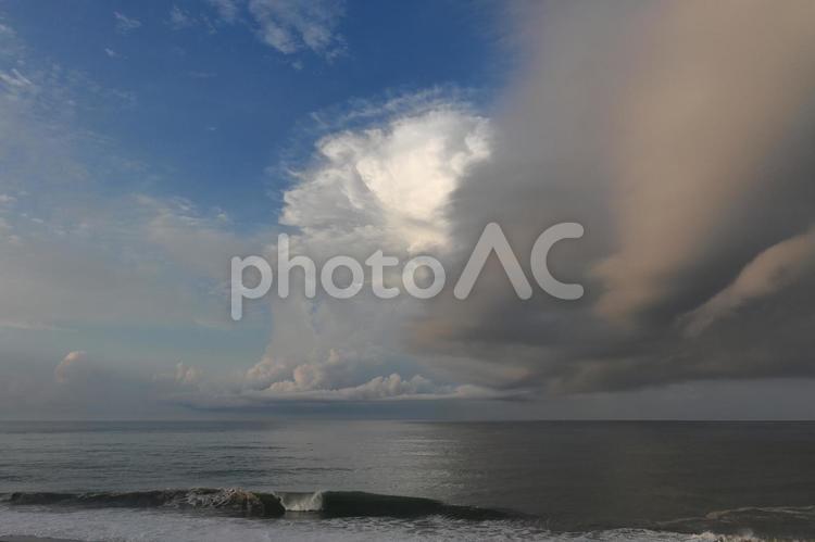 海の上の積乱雲 積乱雲,入道雲,雲の写真素材