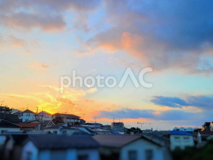 夕焼けの住宅街 夕焼け,夕方,空の写真素材