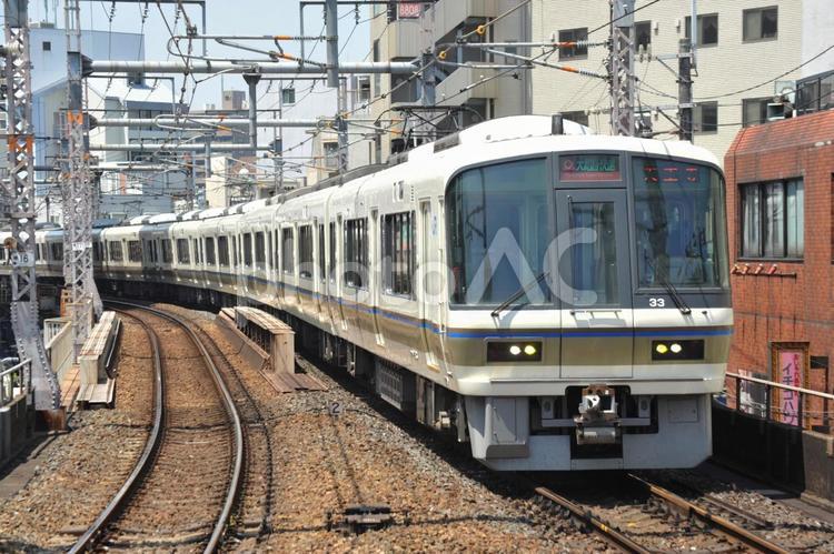 221系　電車 鉄道,電車,線路の写真素材