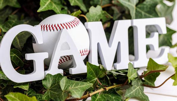 野球イメージ 机の上の野球ボール 野球イメージ 机の上の野球ボールの写真