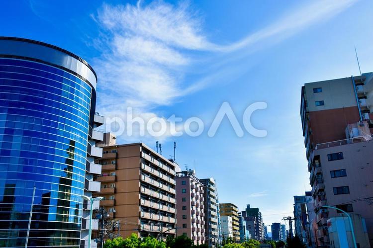 夏の青空と神戸の街並み ビル,街並み,オフィスの写真素材