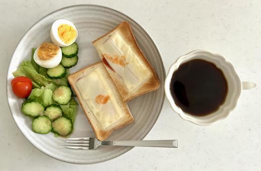 トーストとコーヒー トーストとコーヒーの写真