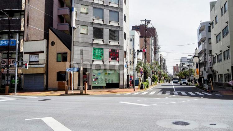 東京の下町・亀戸の街並み（江東区） 亀戸,江東区,街並みの写真素材