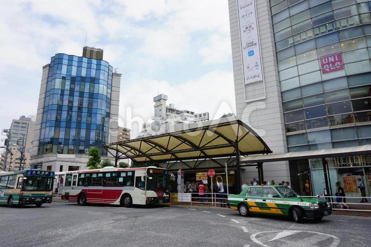 JR荻窪駅　バス停とタクシー乗り場 荻窪駅,jr,中央線の写真素材