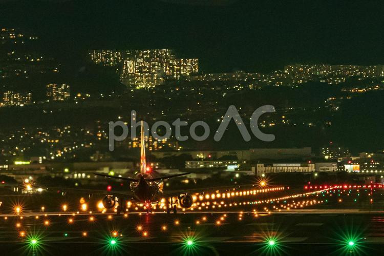 空港　飛行機（伊丹空港）77 飛行機,航空機,千里川の写真素材