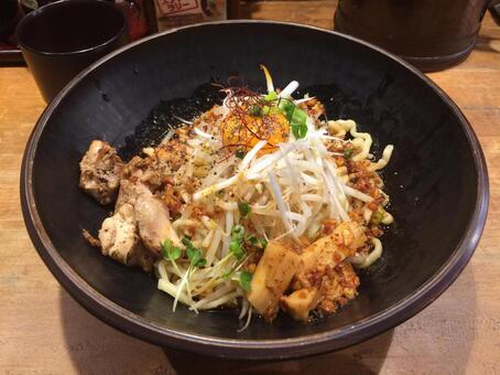 具沢山の台湾まぜそば まぜそば,汁なしラーメン,ラーメンの写真素材
