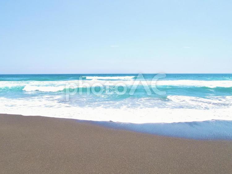 サーフィンのメッカ鴨川の海 海,空,海辺の写真素材