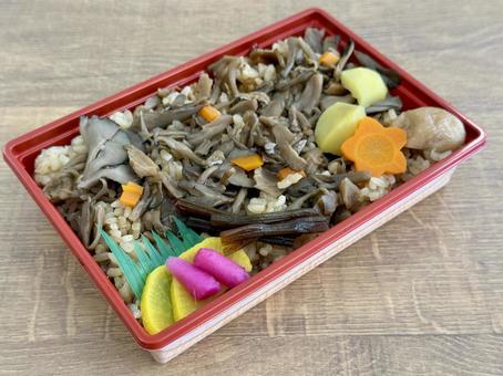 舞茸ご飯弁当 舞茸,秋の味覚,炊き込みご飯の写真素材
