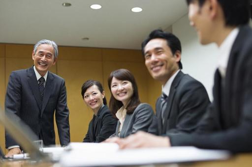 会議中の様子-3の写真
