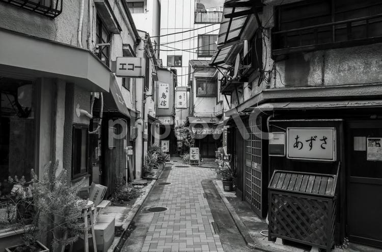 門前仲町の路地裏 門前仲町,辰巳新道,路地裏の写真素材