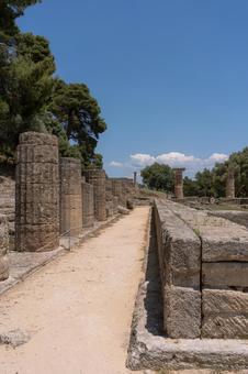 ヘラ神殿跡 オリンピア ヘラ神殿跡 オリンピア オリンピア,ギリシャ,遺跡の写真素材