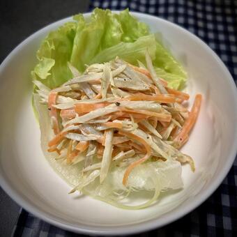 ゴボウとニンジンのサラダ サラダ,旦那飯,男の料理の写真素材