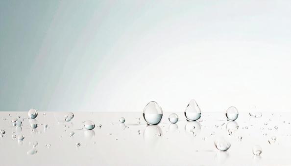 クリアのビー玉、水晶の写真