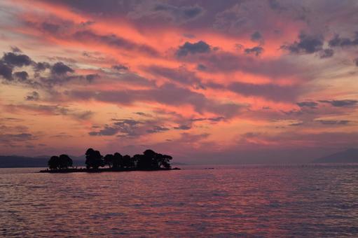 宍道湖の日没 宍道湖の日没 宍道湖,島根県,夕焼けの写真素材