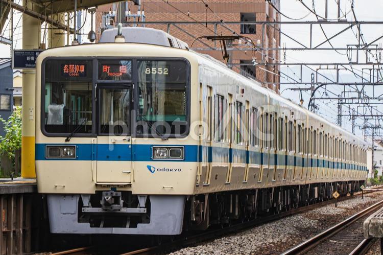 小田急8000形（新宿行普通列車） 小田急8000形,8000形,小田急小田原線の写真素材