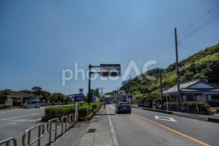 橋杭海水浴場周辺の景色 橋杭海水浴場,建物,車の写真素材