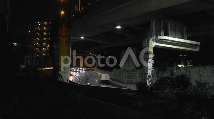 深夜の横浜散歩、首都高急カーブ注意 高速道路,首都高,夜景の写真素材