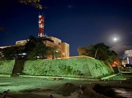 福井城跡 中秋の名月 福井城跡 中秋の名月 福井県,福井城跡,福井県庁の写真素材