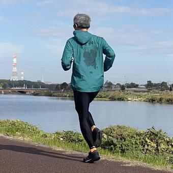 ランニングをしている男性 男性,男,走るの写真素材