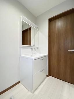 清潔感のある白い洗面台 清潔感のある白い洗面台 洗面化粧台,蛇口,シンクの写真素材