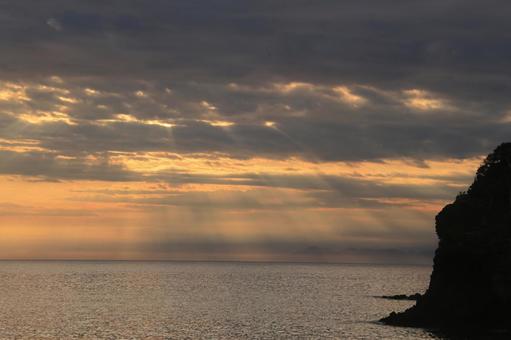 A beautiful sunset seen beyond Nishina Port, JPG A beautiful sunset seen beyond Nishina Port, JPG