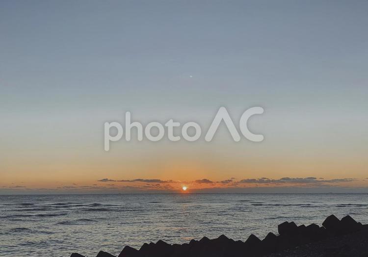 元旦の初日の出と海と空 空,背景,背景素材の写真素材
