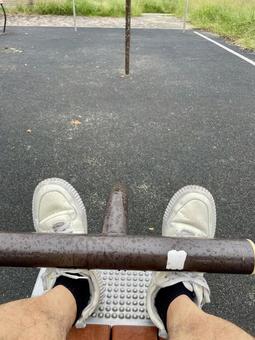 筋トレ 腹筋の時に見える風景 筋トレ 腹筋の時に見える風景 公園,筋トレ,腹筋の写真素材