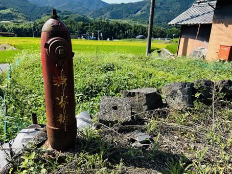 田舎の消火栓 消火栓,田舎の風景,懐かしの風景の写真素材