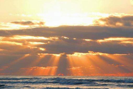 夕陽 太陽 海 夕陽 太陽 海の写真