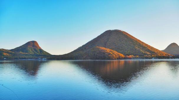 榛名富士と榛名湖 紅葉,アウトドア,登山の写真素材