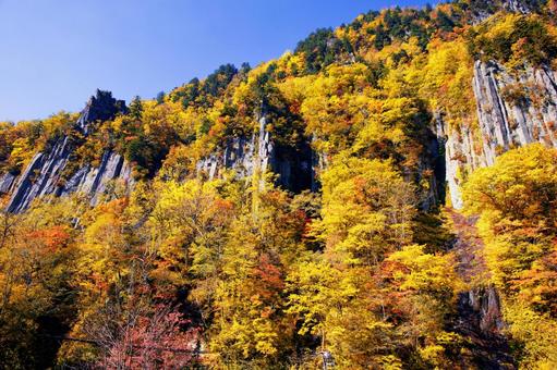 天人峡の紅葉 天人峡,天人峡温泉,北海道の写真素材